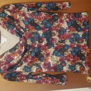 Floral petite shirt